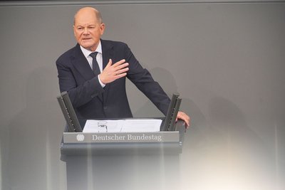 Foto: Olaf Scholz redet im Deutschen Bundestag