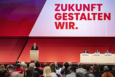Foto: Olaf Scholz spricht beim DGB-Bundeskongress 2022