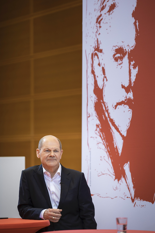 Foto: Olaf Scholz bei der Verleihung des August-Bebel-Preis 2021