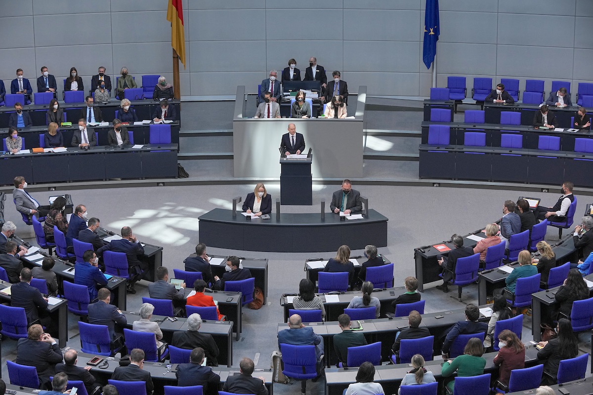 Foto: Olaf Scholz spricht in der Generaldebatte im Plenum im Bundestag