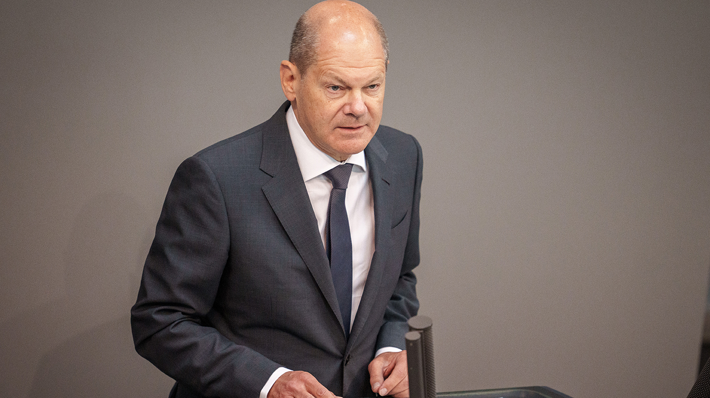 Foto: Bundeskanzler Olaf Scholz spricht im Bundestag