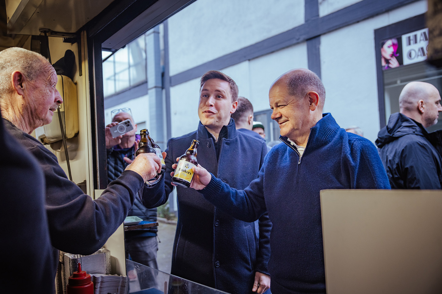 Foto: Olaf Scholz am Imbiss